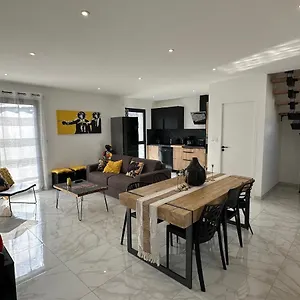 Le Refuge Du Leman, Duplex Neuf De 80m 2, A 5 Minutes De Geneve Pour 4 A 6 Personnes Appartement